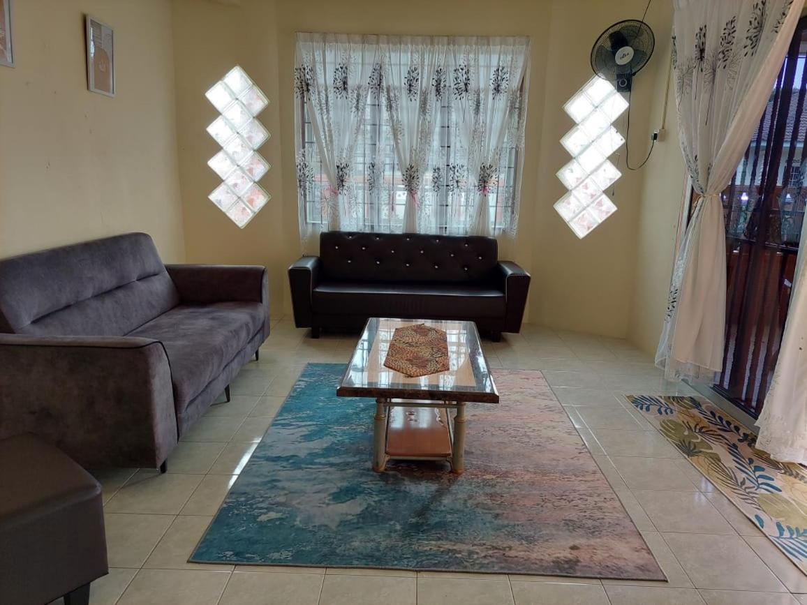 Adeeba Homestay Kuantan Exterior foto